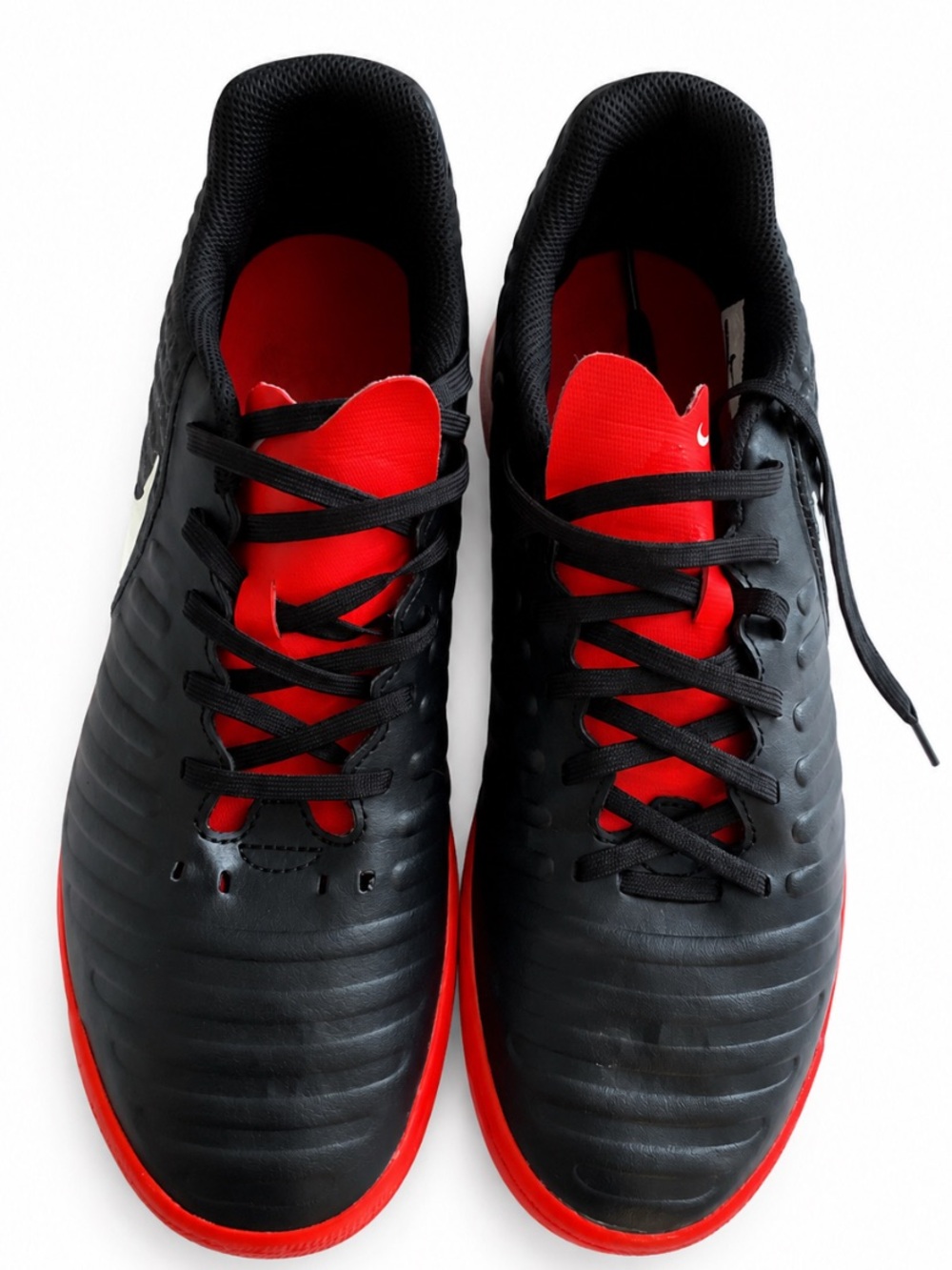 Nike Men's Black and Red Athletic Soccer Shoes